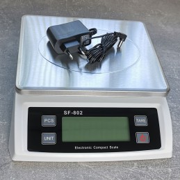 Digitális csomagmérleg SF-802 30kg / 1g-ig fehér színben